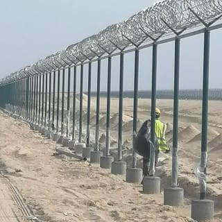 شبوك وأعمدة مجلفنة